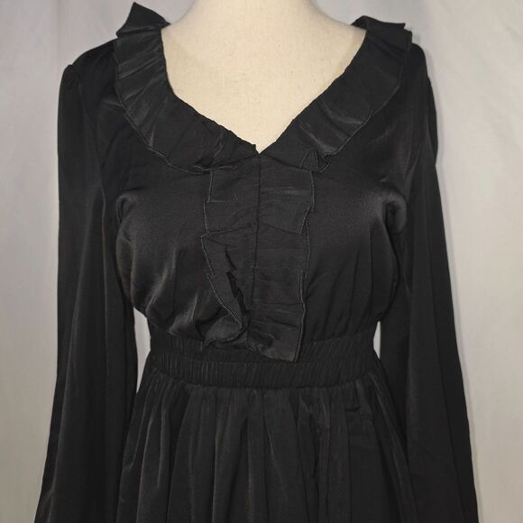 New with Tag Blouson Sleeve Black Ruffled Maxi Dress Size Small - Picture 3 of 6